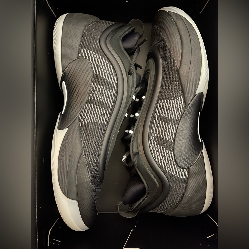 Adidas D.O.N issue 6